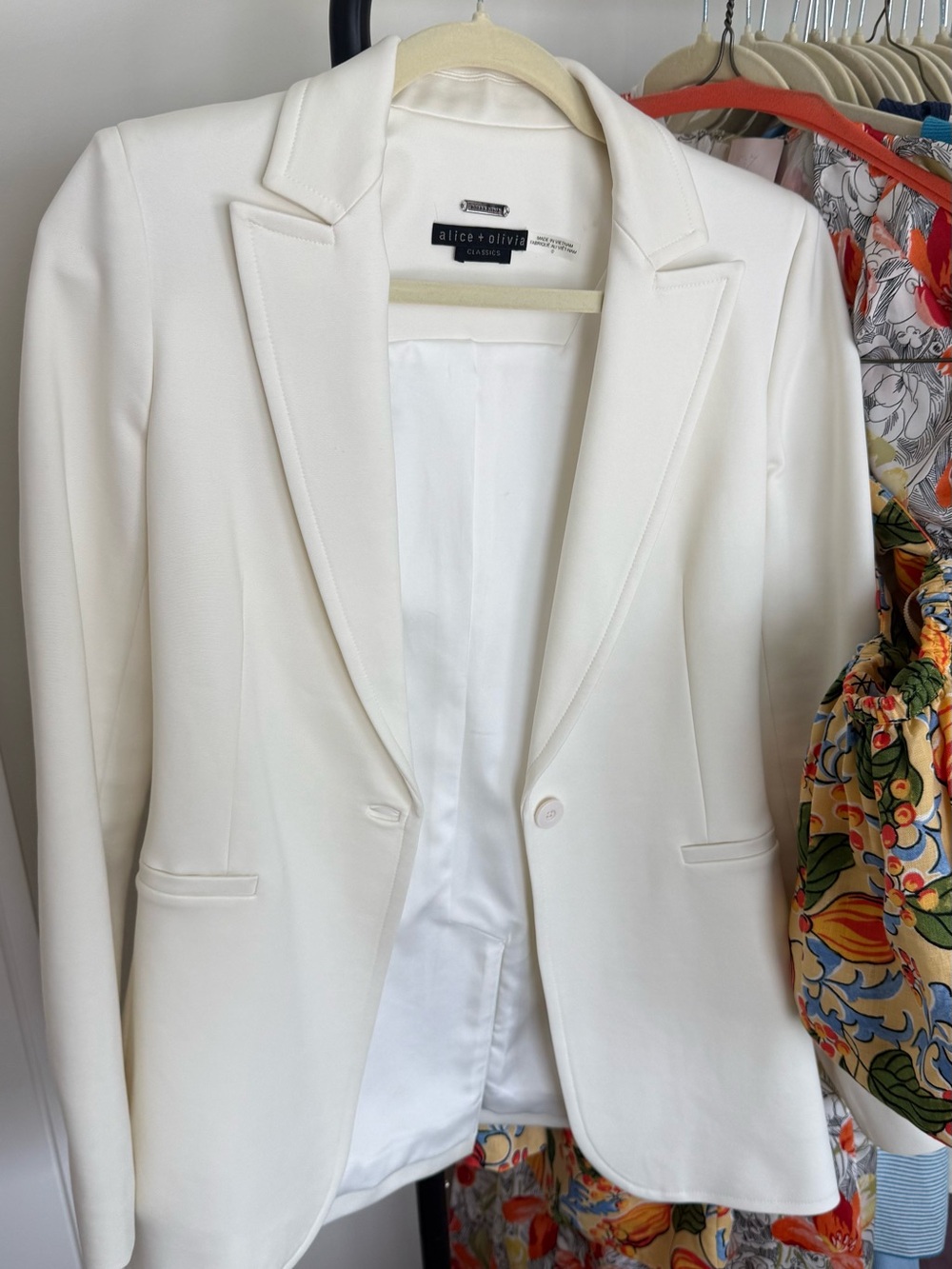 Alice + Olivia Cream Single-Button Tailored Blazer
